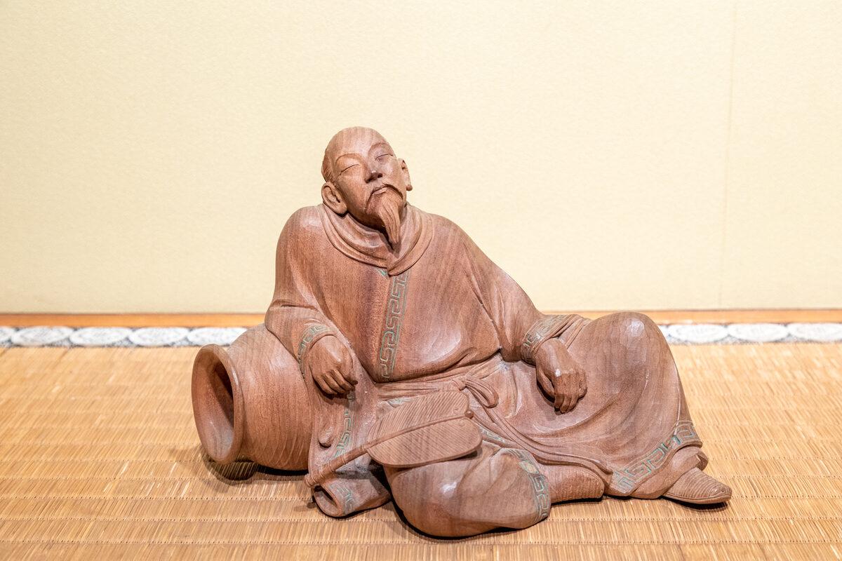 李白陶酔図置物